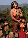 Gente Akha, Laos
